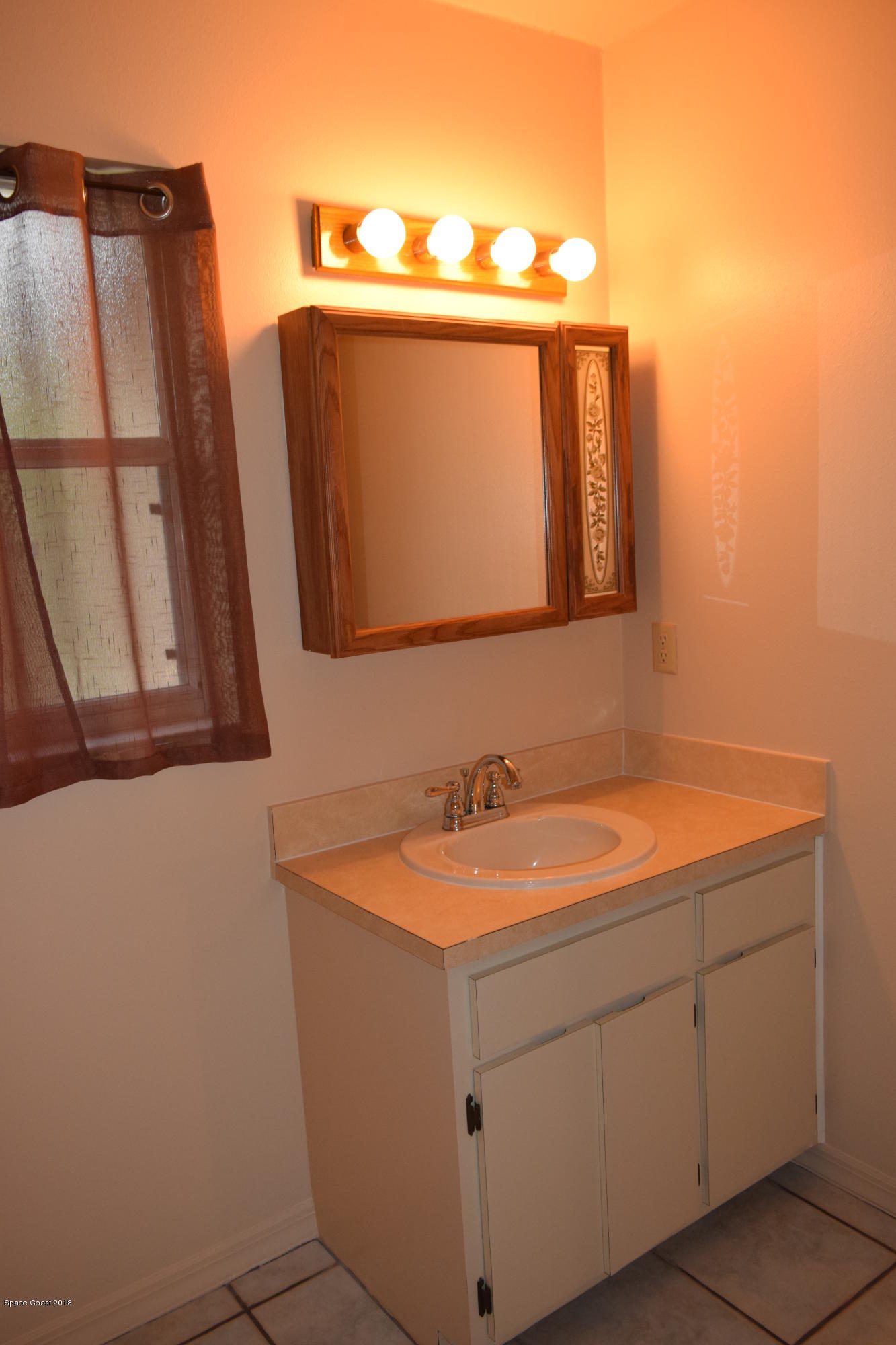 228 Lee Road Melbourne, FL 32904 - Photo 6 of 18 DSC_0266
