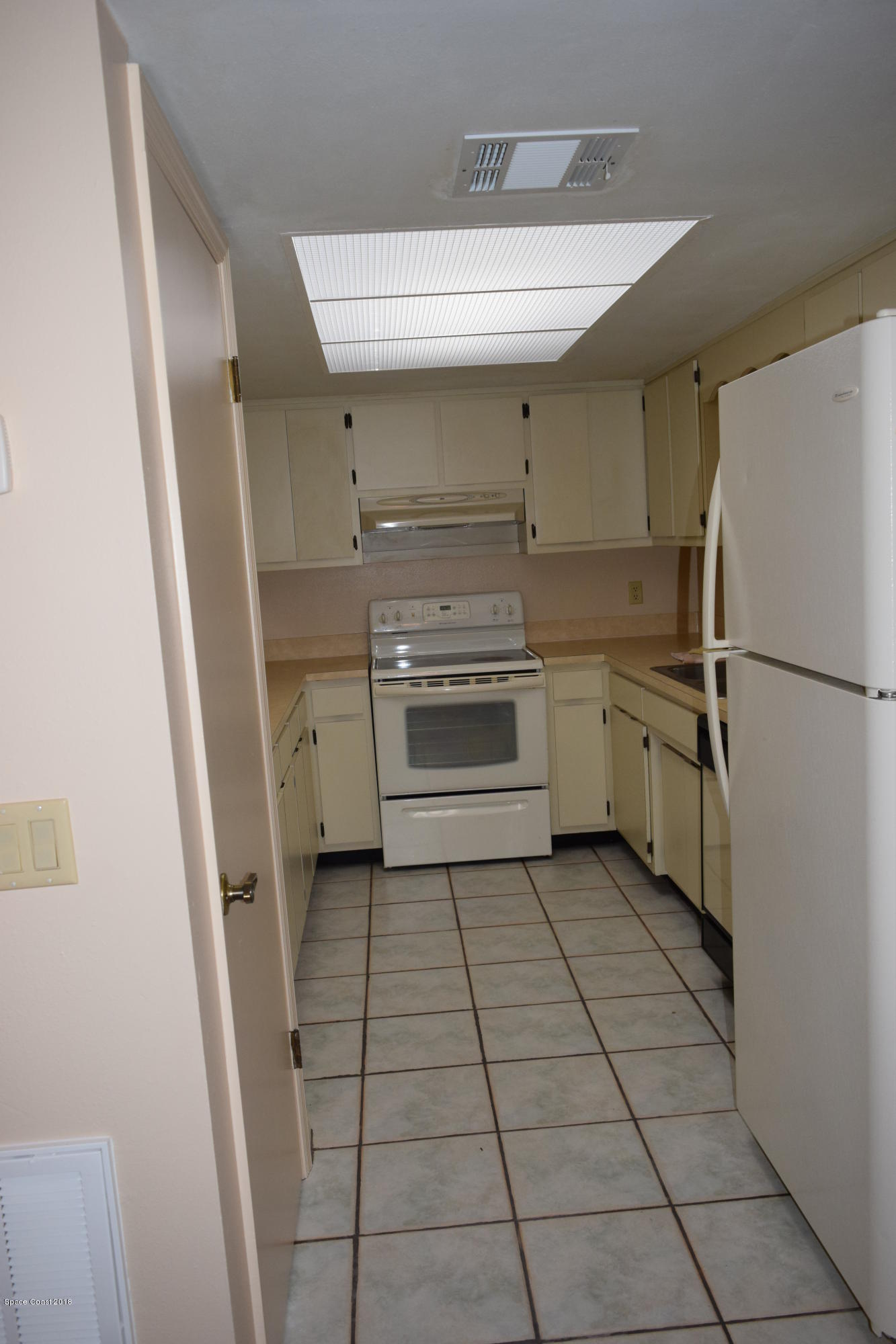 228 Lee Road Melbourne, FL 32904 - Photo 9 of 18 DSC_0275