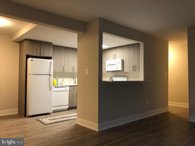 650 Lehigh Road, Unit N05 Newark, DE 19711 - Photo 5 of 12 Kitchen/Dining/Living Room