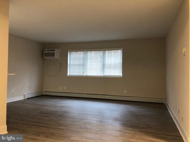 650 Lehigh Road, Unit N05 Newark, DE 19711 - Photo 7 of 12 Living Room