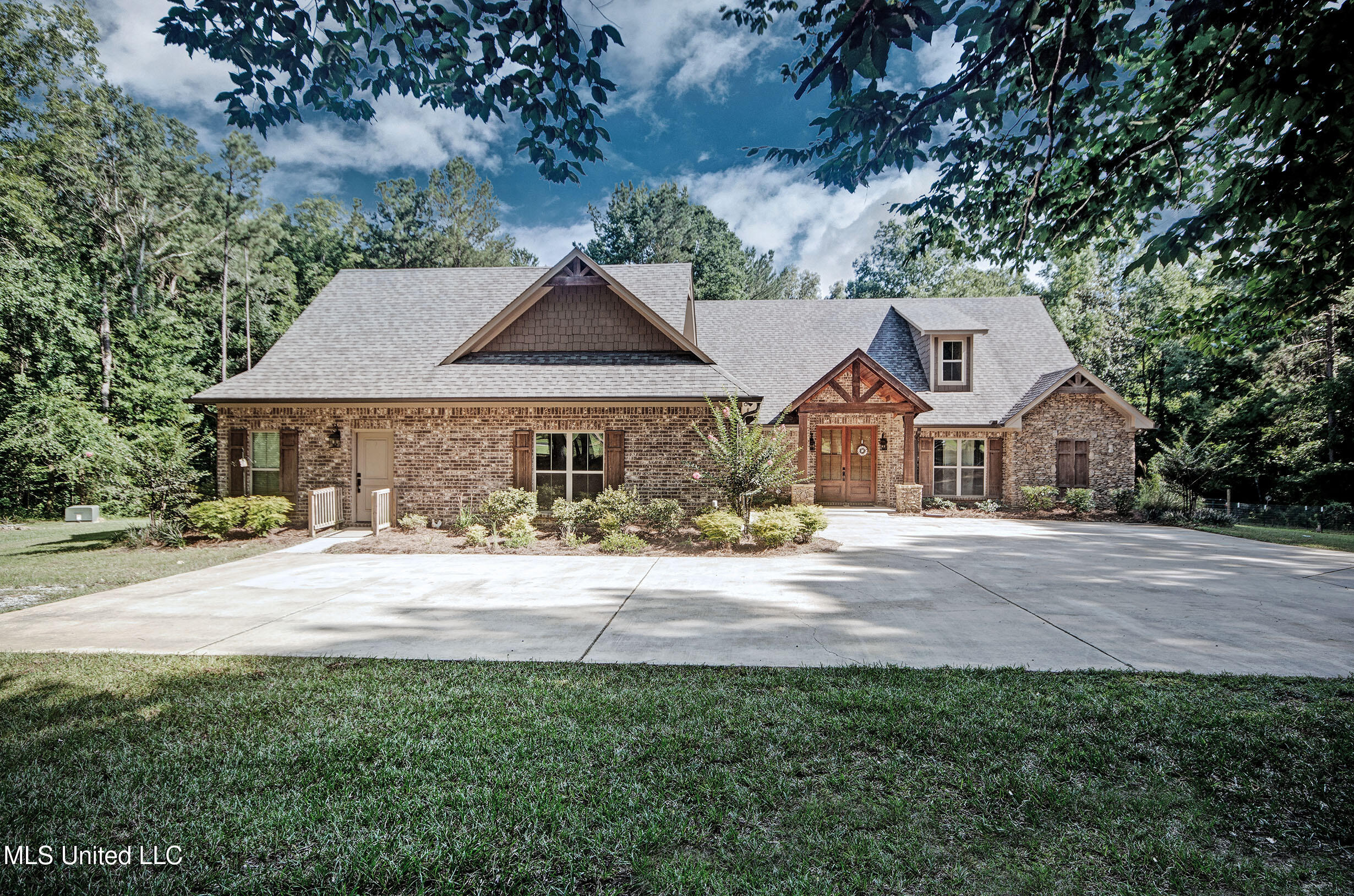 2072 Quail Hill Road Brandon, MS 39042 - Photo 53 of 53 Front