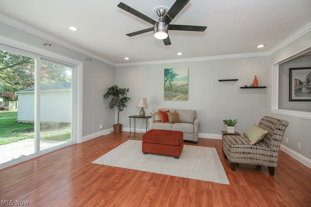 4029 Corwin Road Cleveland, OH 44121 - Photo 12 of 33