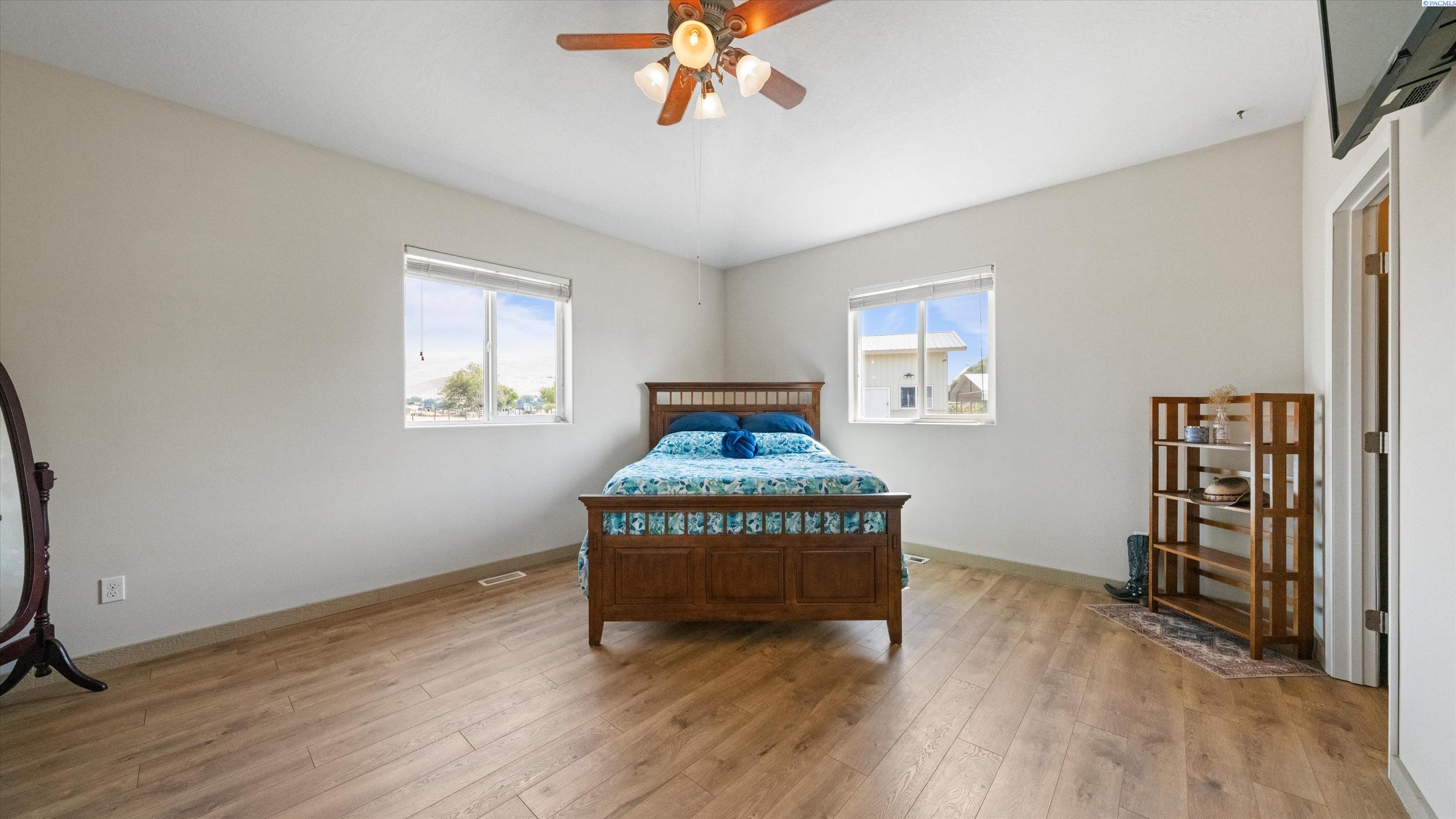 173403 West Byron Road Prosser, WA 99350 - Photo 13 of 42 Gallery Image 13