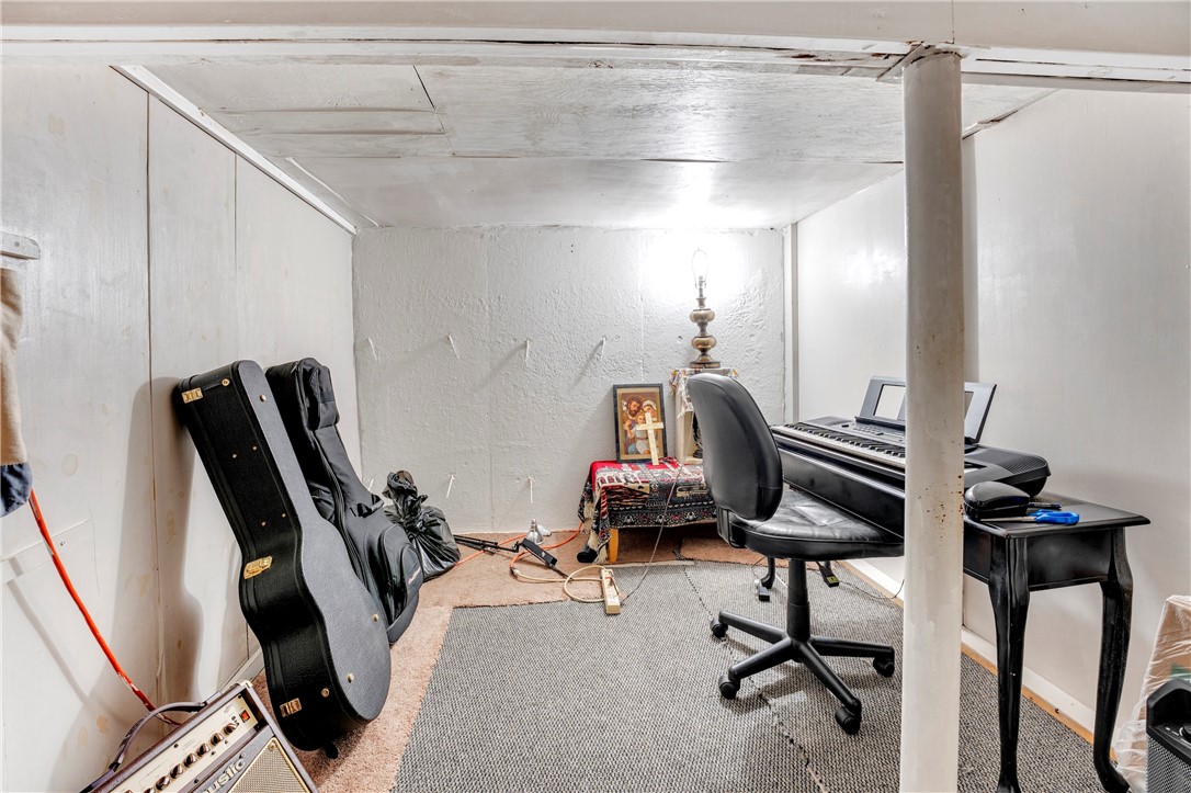 103 Appleton Street Cranston, RI 02910 - Photo 23 of 24