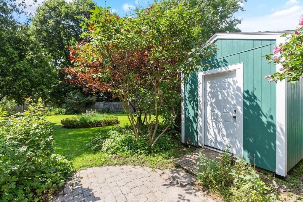36 Sharon Road Hamilton, MA 01982 - Photo 21 of 29 Gallery Image 21