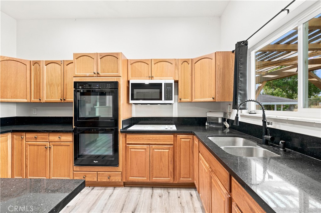 15037 Miami Road Apple Valley, CA 92307 - Photo 9 of 65