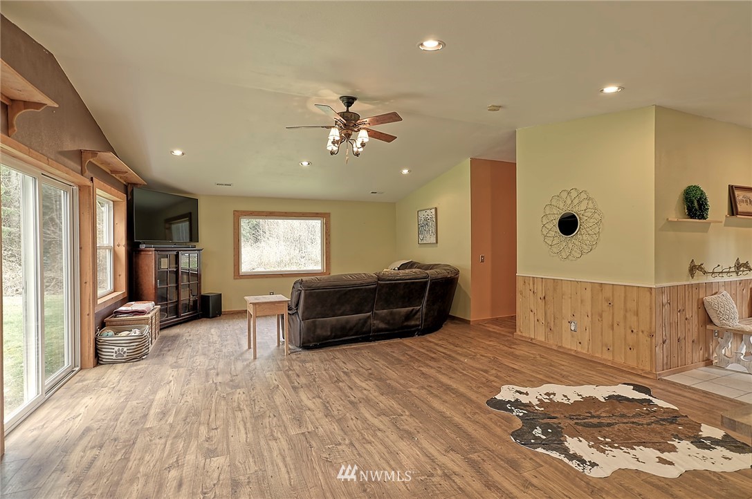26402 Tronson Road Arlington, WA 98223 - Photo 11 of 30 Gallery Image 11