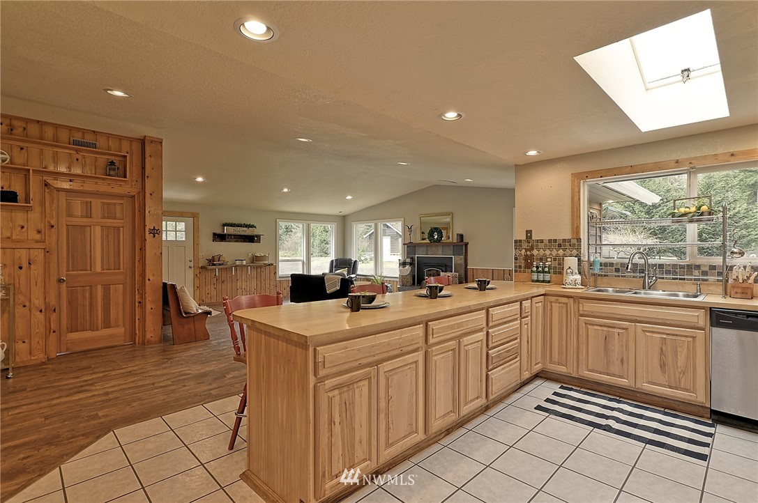 26402 Tronson Road Arlington, WA 98223 - Photo 6 of 30 Gallery Image 6