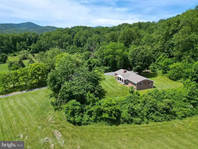 $630,000 | 40 Antique Lane, Sperryville, VA 22740