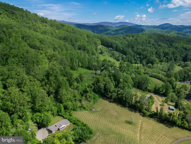 $630,000 | 40 Antique Lane, Sperryville, VA 22740