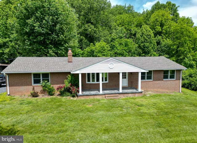 $630,000 | 40 Antique Lane, Sperryville, VA 22740