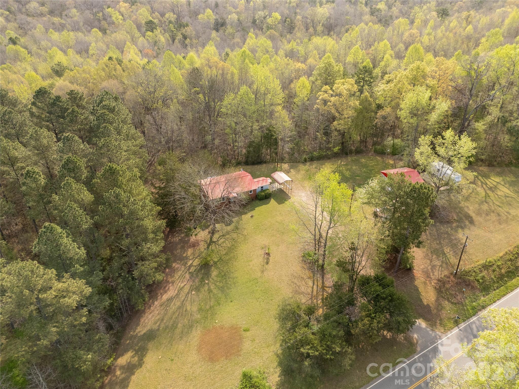 1724 State Rd S-29-39 Lancaster, SC 29720 - Photo 28 of 29 a bathroom with a small yard