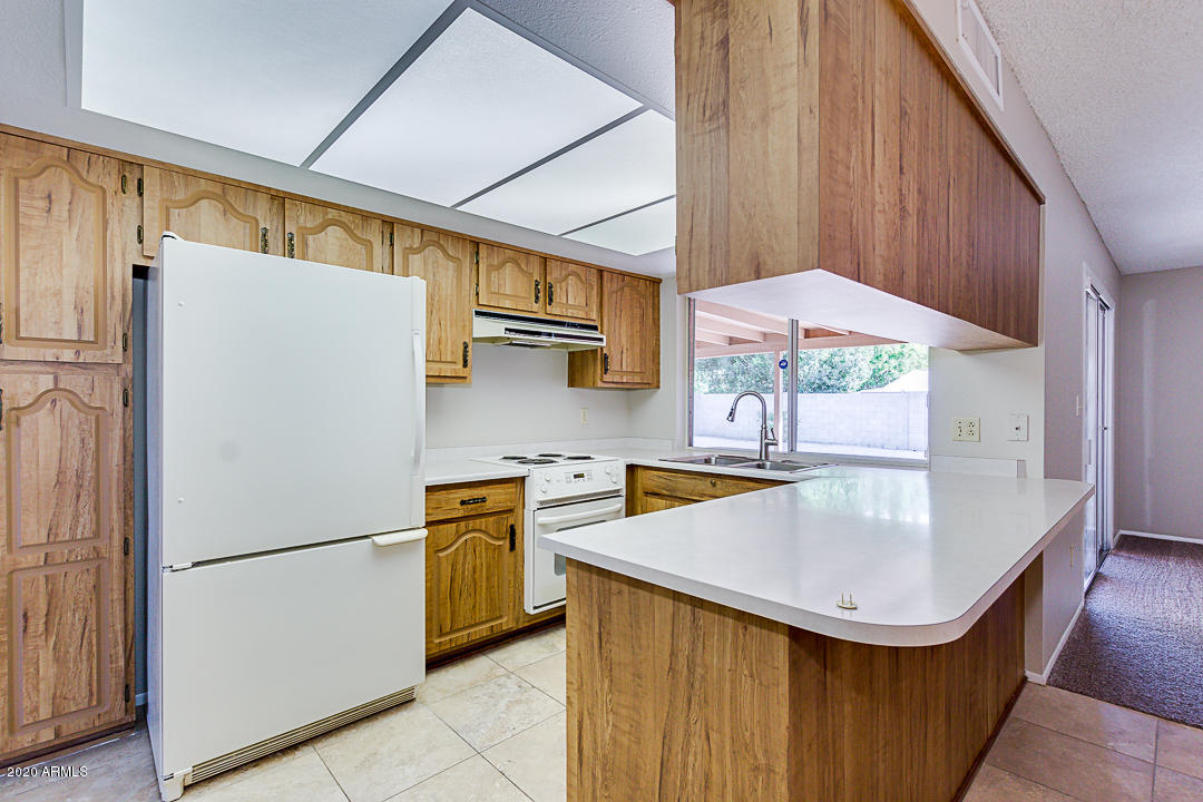3801 West Thunderbird Road Phoenix, AZ 85053 - Photo 3 of 30 09-Thunderbird