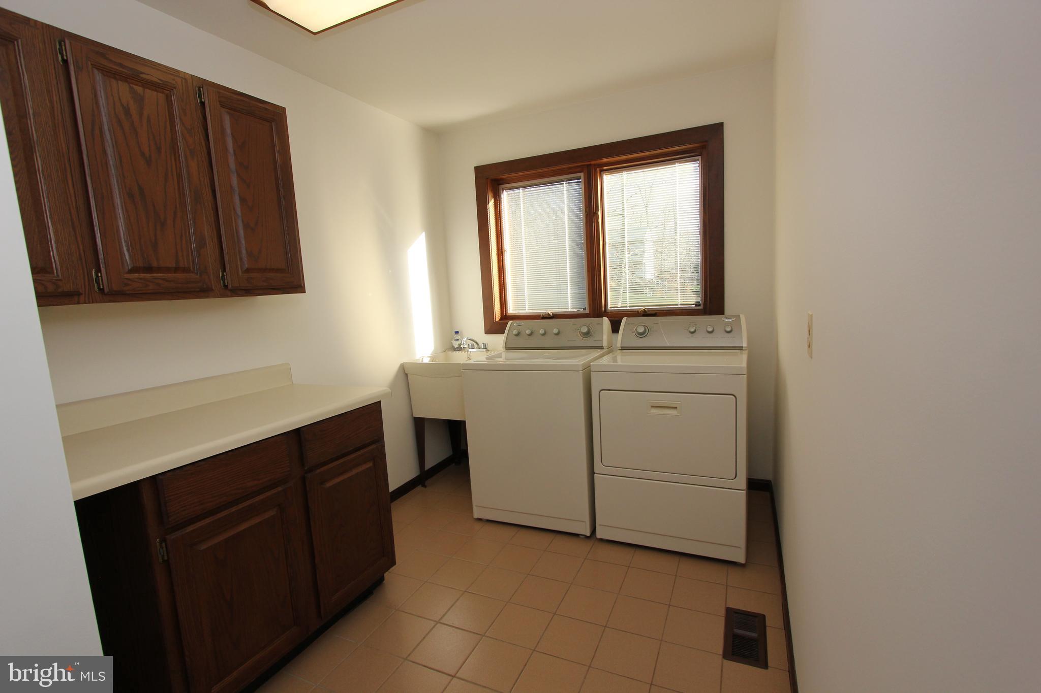 10264 Greystone Road Manassas, VA 20111 - Photo 22 of 38 Laundry Room