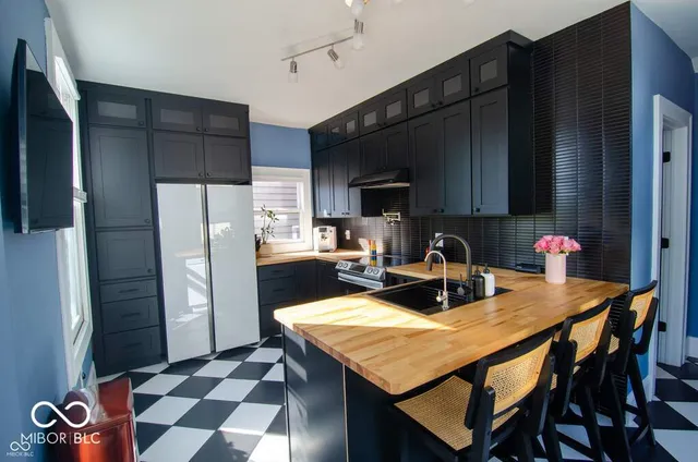 $2,800 | 607 Lord Street, Indianapolis, IN 46202