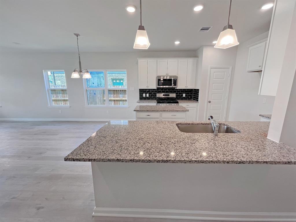 304 Heritage Grv Road Blue Ridge, TX 75424 - Photo 4 of 22