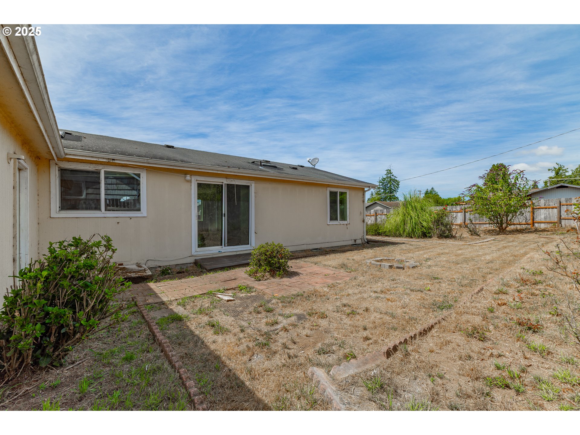 1829 East Willow Street Myrtle Point, OR 97458 - Photo 30 of 37 a view of backyard of house