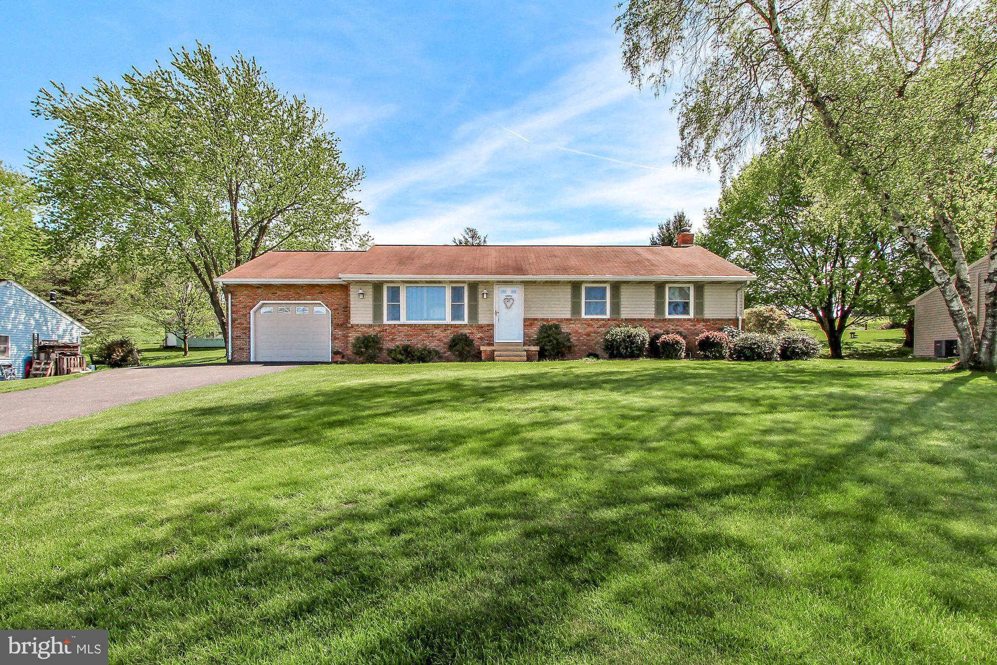 2336 Turnpike Road Elizabethtown, PA 17022 - Photo 2 of 25 Front