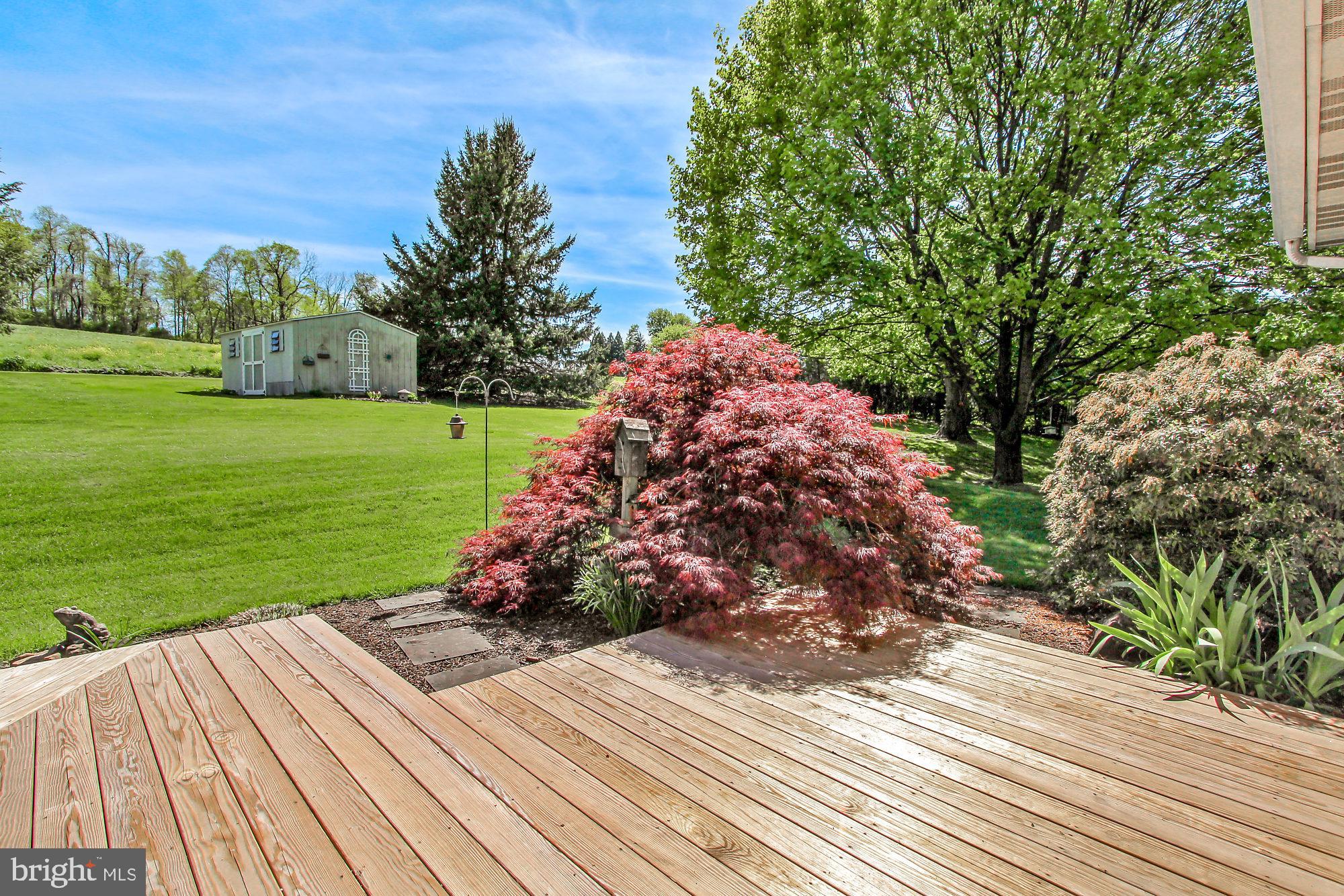2336 Turnpike Road Elizabethtown, PA 17022 - Photo 22 of 25 Deck
