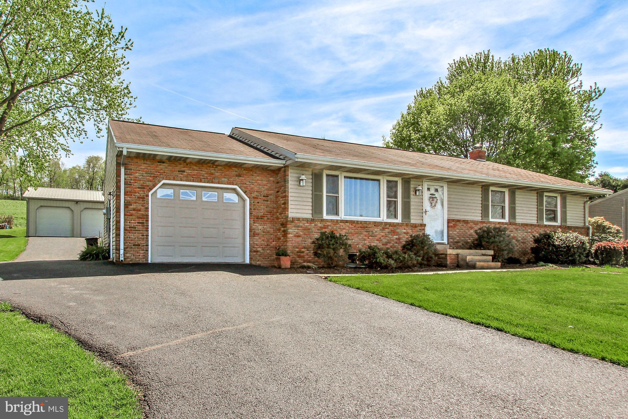 2336 Turnpike Road Elizabethtown, PA 17022 - Photo 4 of 25 Front