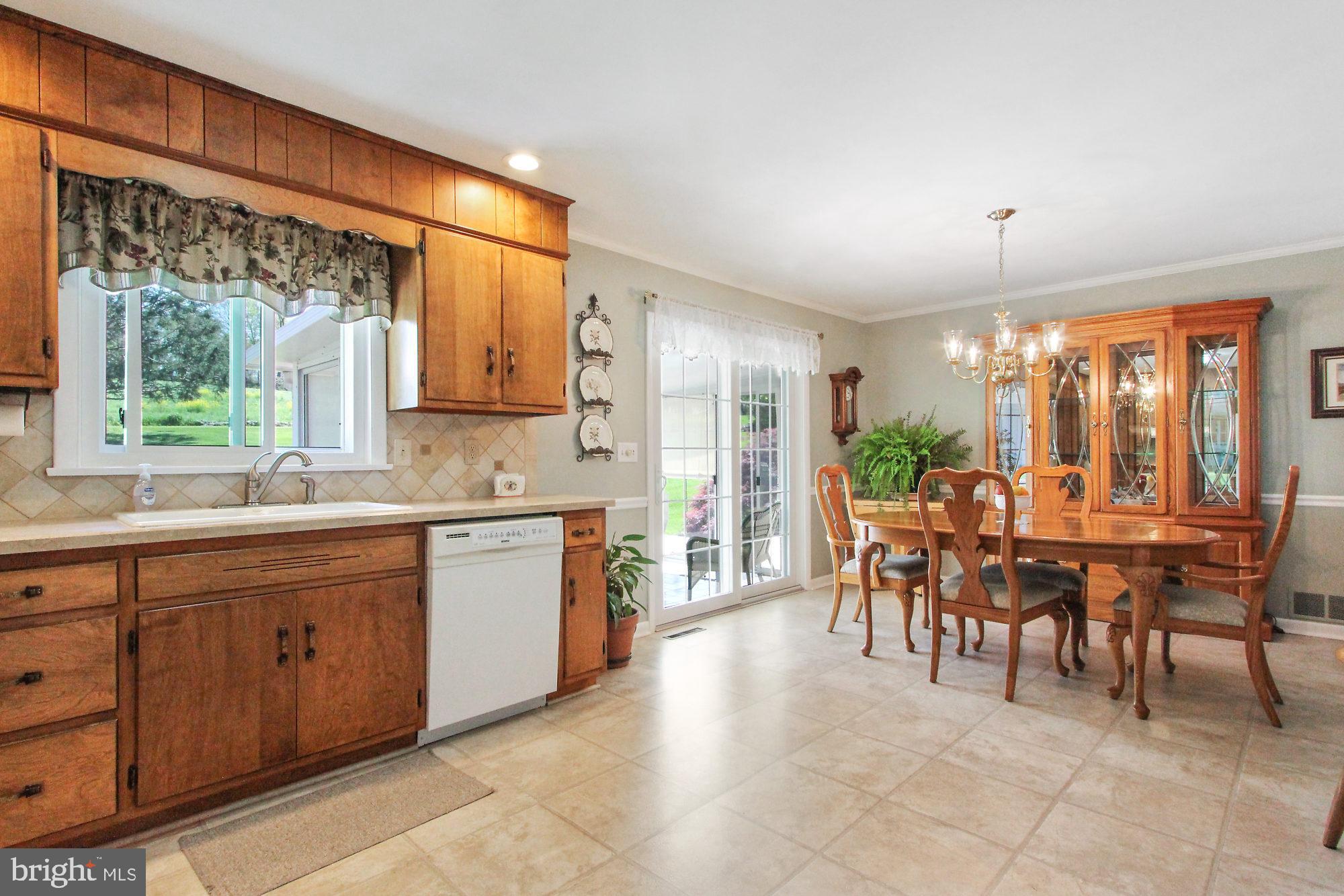 2336 Turnpike Road Elizabethtown, PA 17022 - Photo 5 of 25 Kitchen
