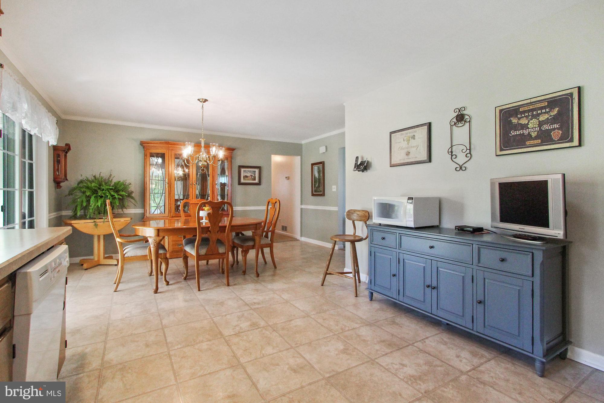 2336 Turnpike Road Elizabethtown, PA 17022 - Photo 8 of 25 Kitchen