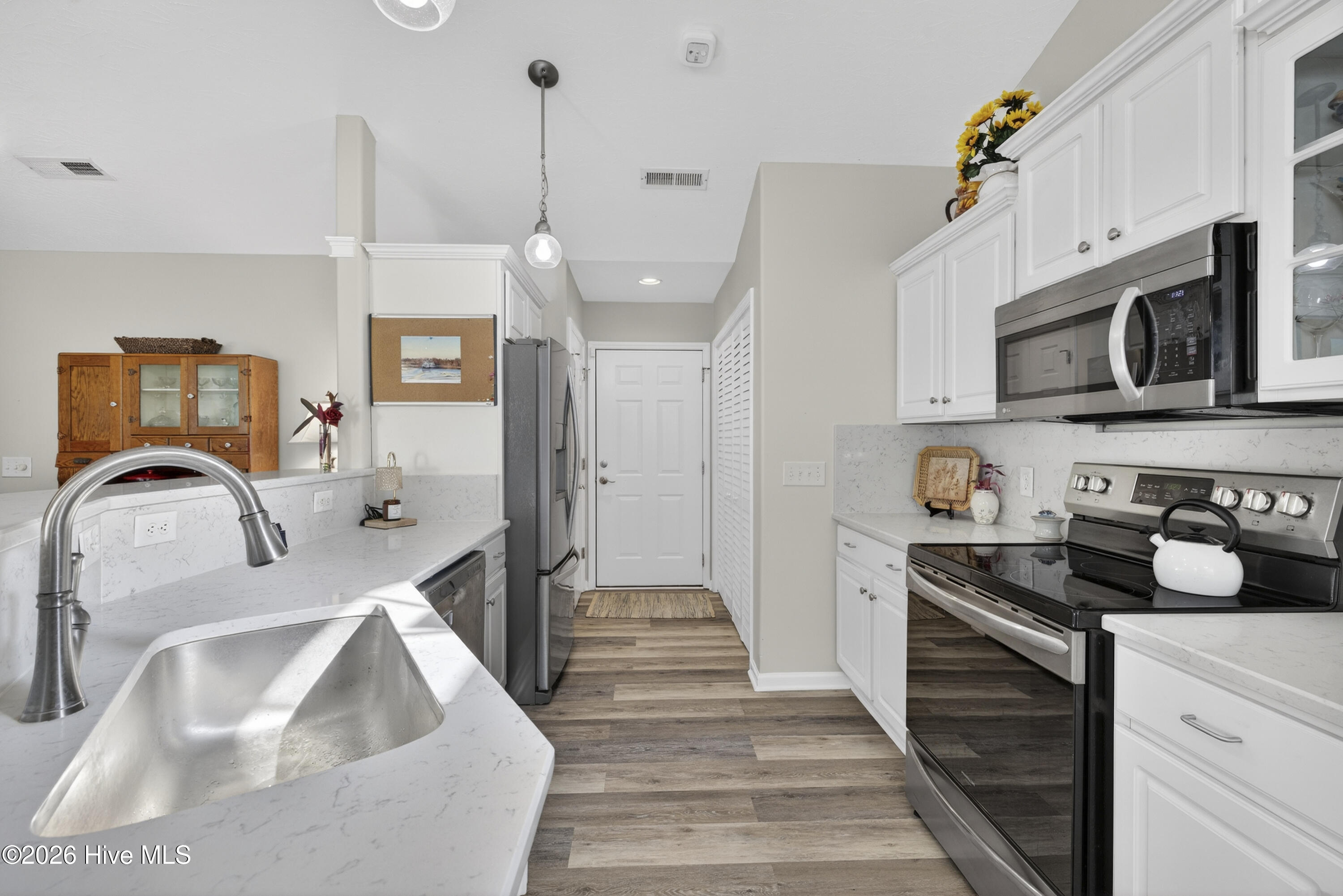 400 Azalea Drive Hampstead, NC 28443 - Photo 14 of 37 400AzaleaDrive-22