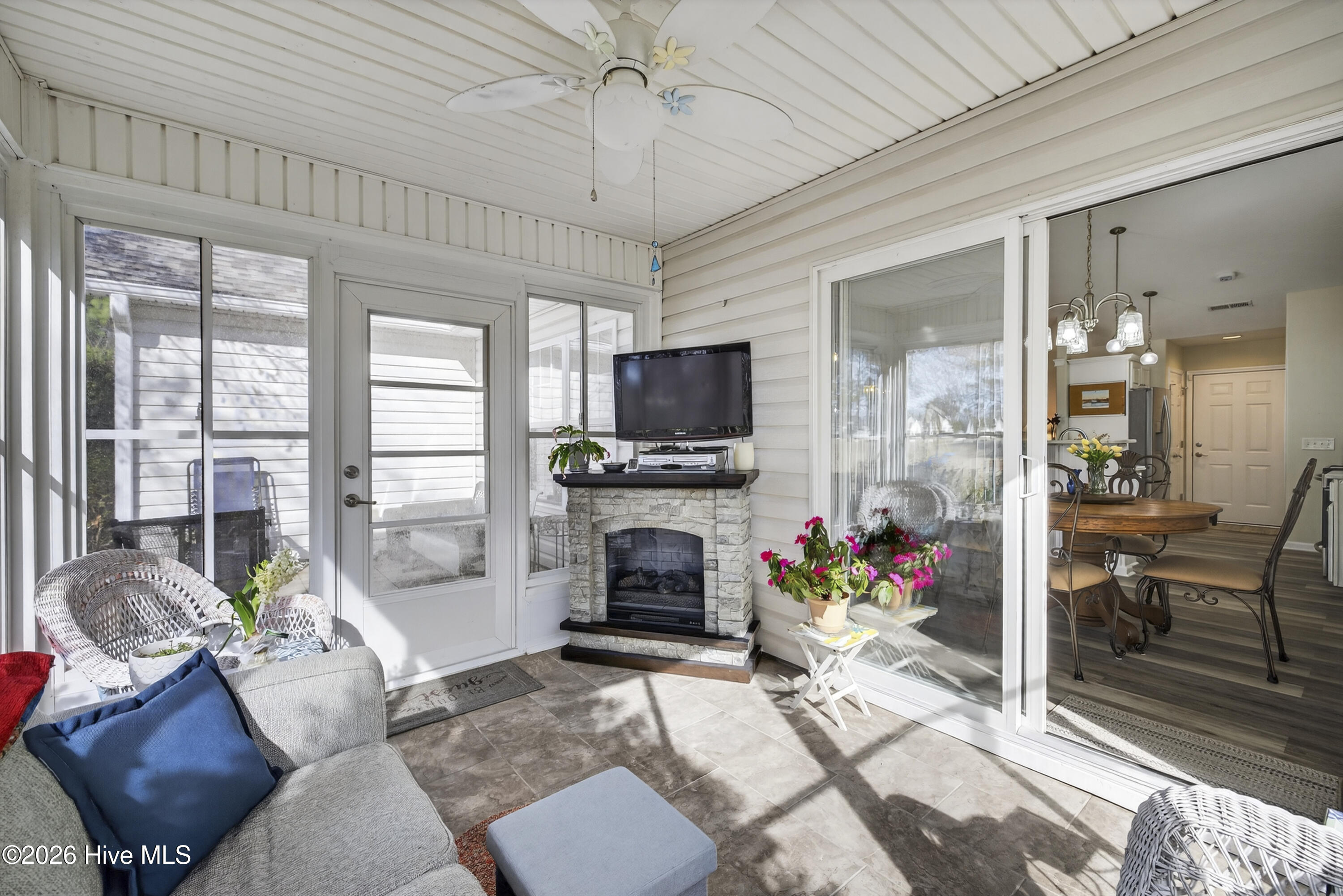 400 Azalea Drive Hampstead, NC 28443 - Photo 32 of 37 400AzaleaDrive-25