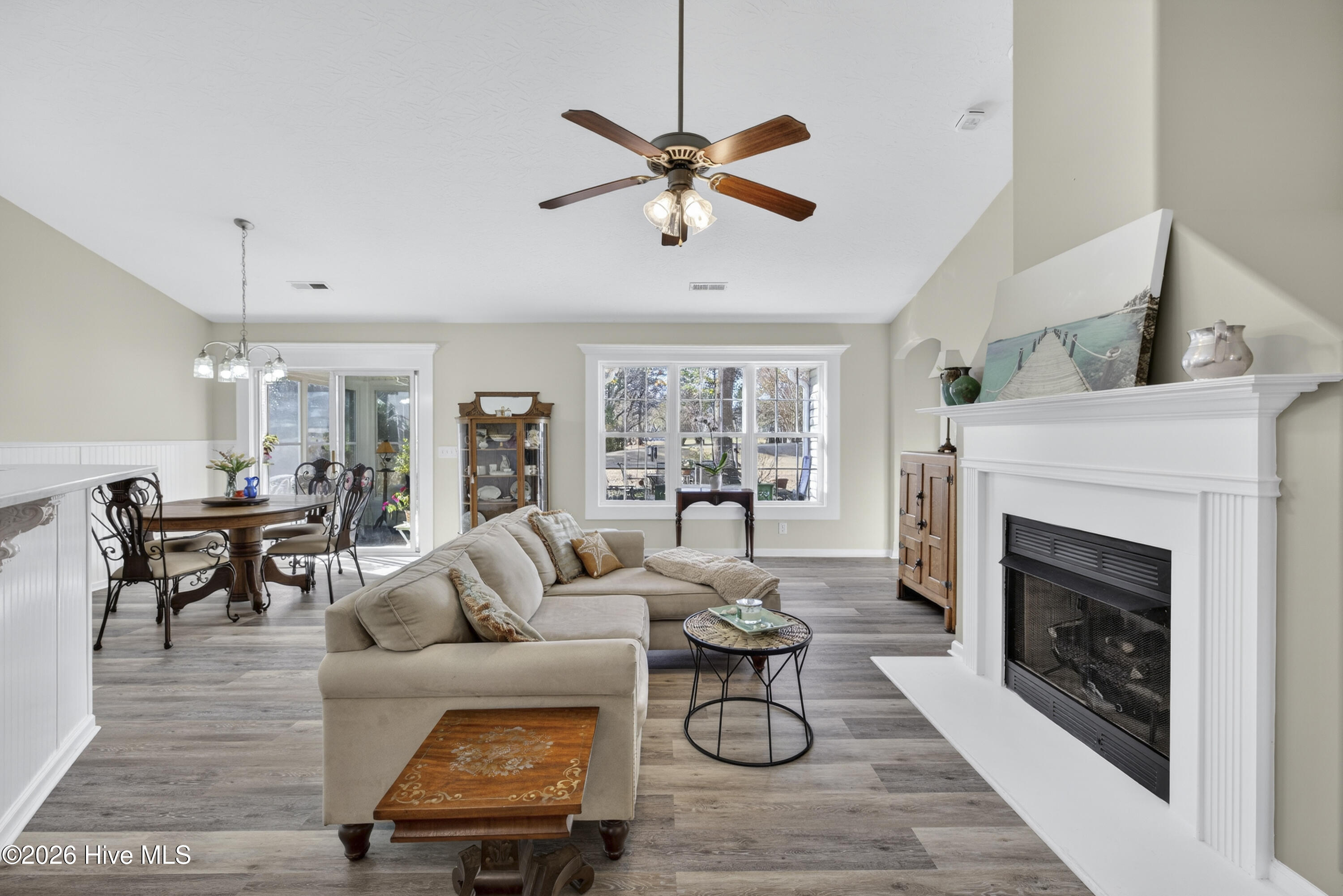 400 Azalea Drive Hampstead, NC 28443 - Photo 8 of 37 400AzaleaDrive-15