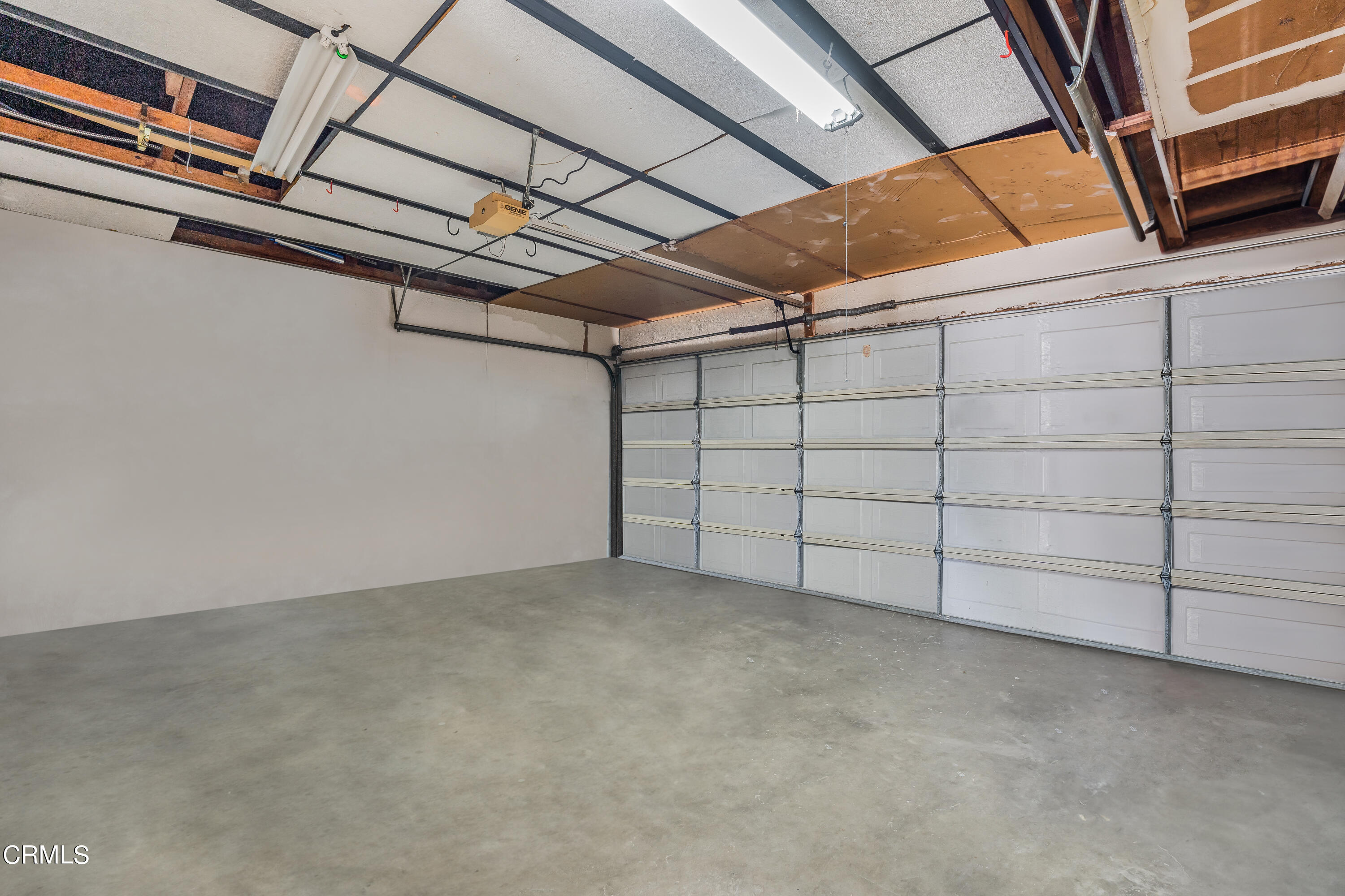 2810 Fitzgerald Road Simi Valley, CA 93065 - Photo 25 of 38 a view of a garage