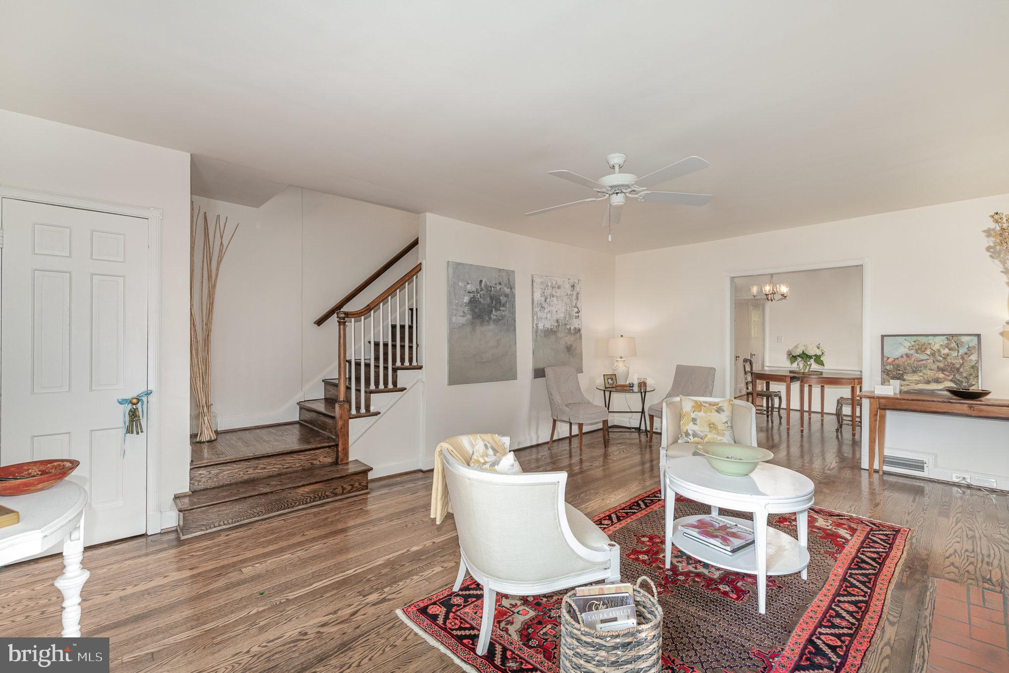 4009 Deepwood Road Baltimore, MD 21218 - Photo 5 of 40 Living Room