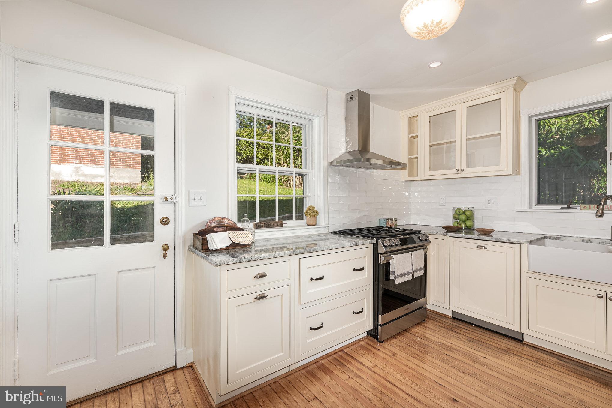 4009 Deepwood Road Baltimore, MD 21218 - Photo 9 of 40 Kitchen