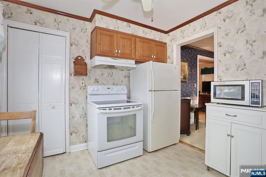 669 Ramapo Road Teaneck, NJ 07666 - Photo 13 of 34