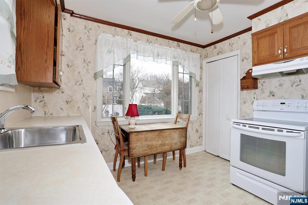 669 Ramapo Road Teaneck, NJ 07666 - Photo 14 of 34