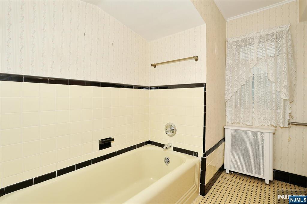 669 Ramapo Road Teaneck, NJ 07666 - Photo 25 of 34