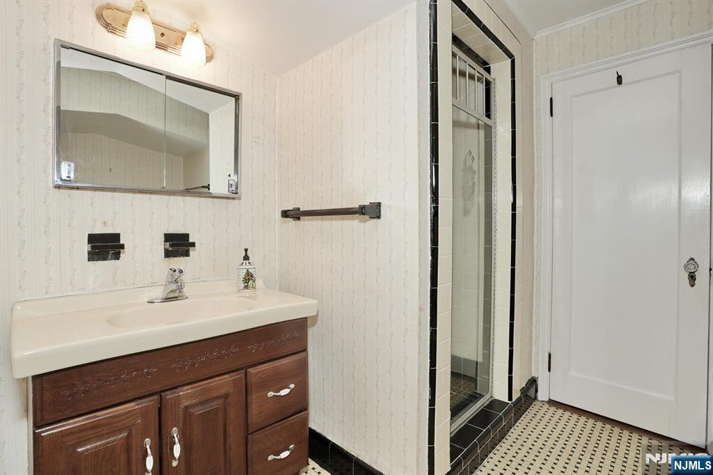 669 Ramapo Road Teaneck, NJ 07666 - Photo 26 of 34