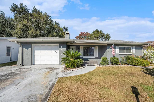 $395,000 | 1802 Forest Drive, Oldsmar, FL 34677