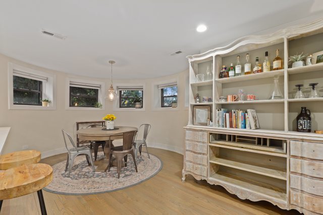 4065 North Sheridan Road, Unit 1G Chicago, IL 60613 - Photo 6 of 34 Gallery Image 6