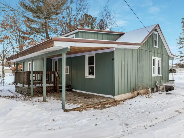 $235,000 | 1155 Mansfield Street, Chippewa Falls, WI 54729