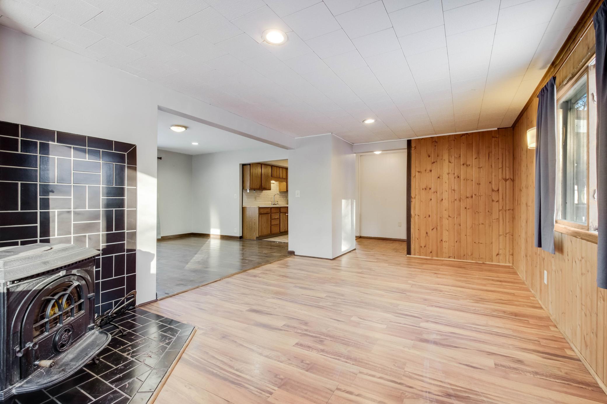 1155 Mansfield Street Chippewa Falls, WI 54729 - Photo 9 of 48