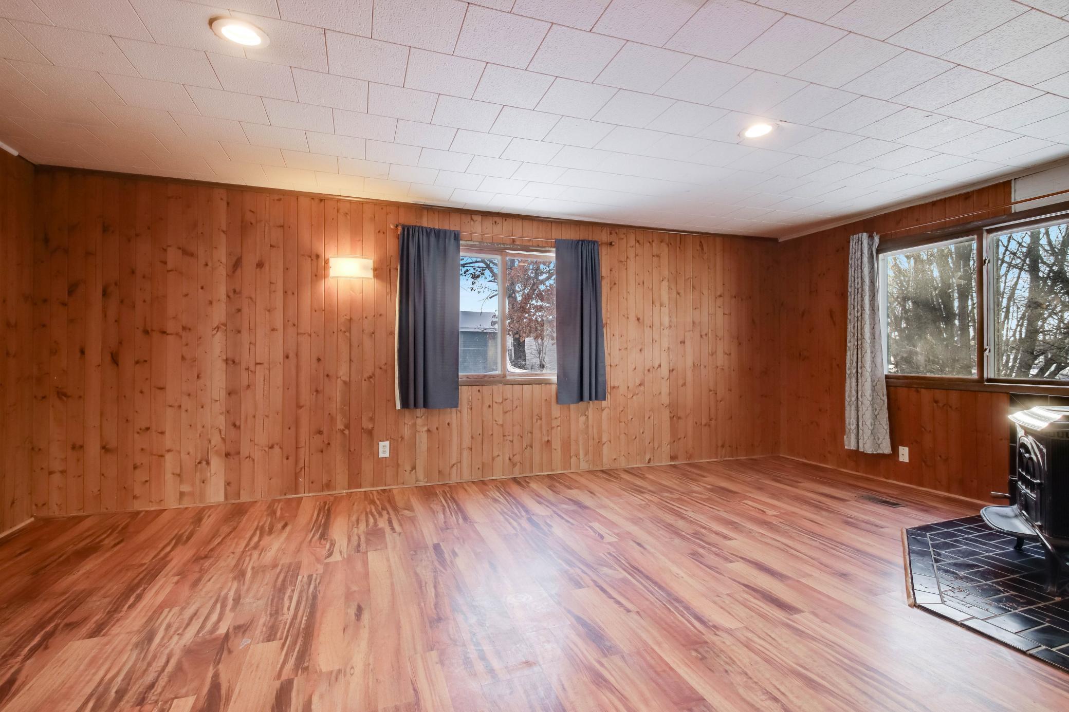 1155 Mansfield Street Chippewa Falls, WI 54729 - Photo 10 of 48