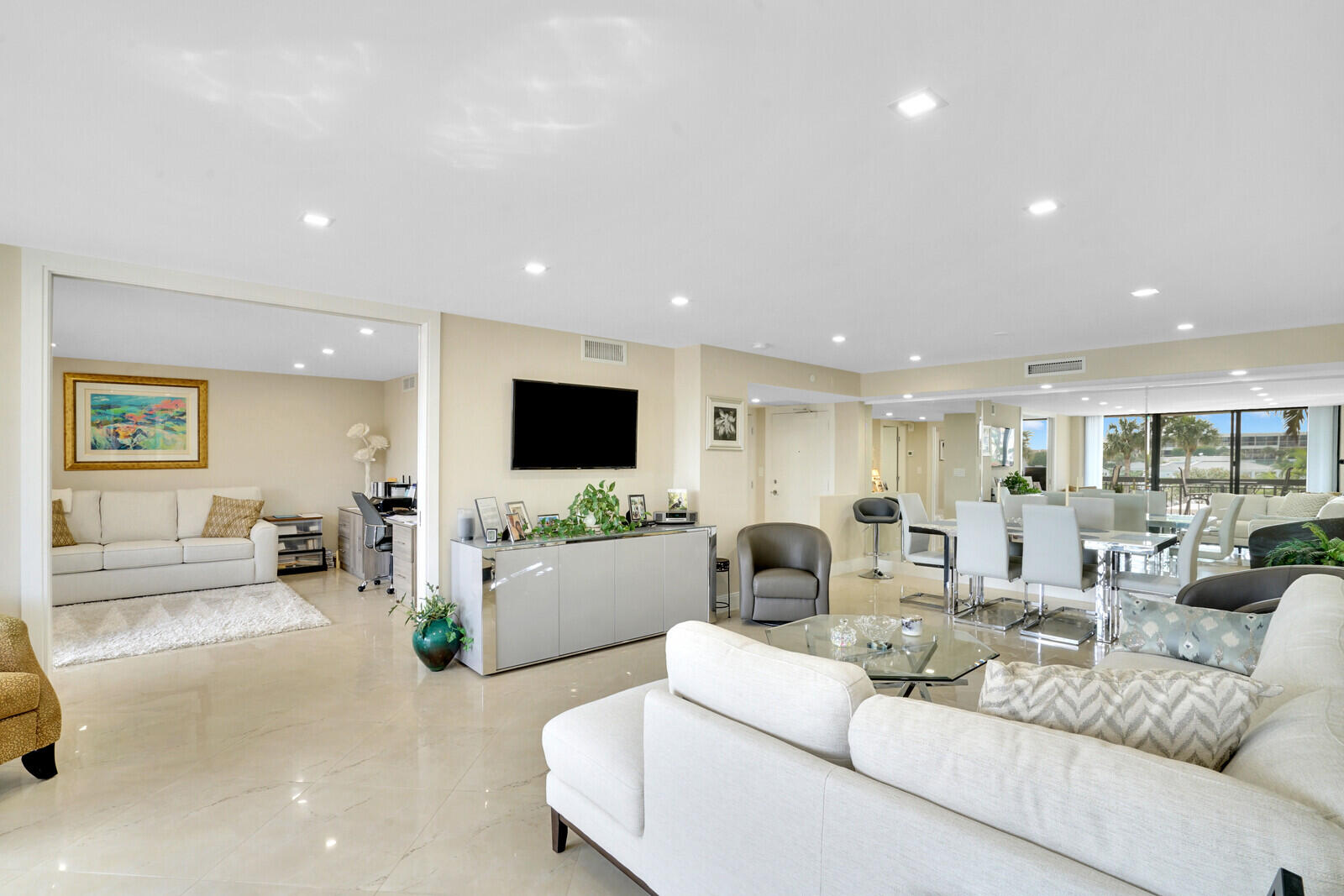 2697 North Ocean Boulevard, Unit F205 Boca Raton, FL 33431 - Photo 12 of 73 Living Room