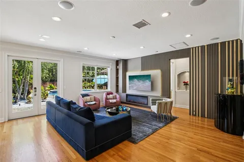 $2,100,000 | 3621 West Morrison Avenue, Tampa, FL 33629