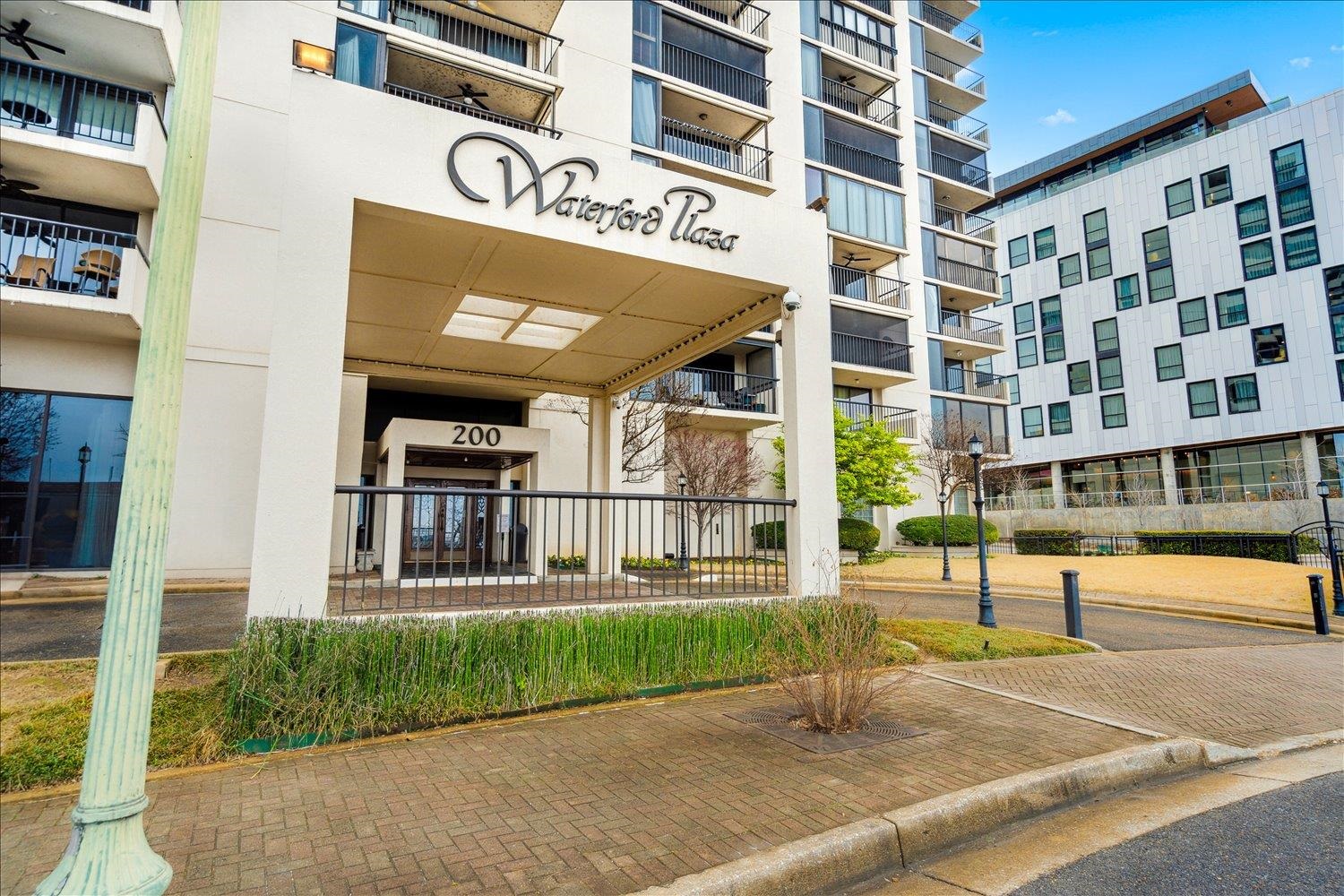 200 Wagner Place, Unit 1203 Memphis, TN 38103 - Photo 6 of 34 a street sign on a street corner