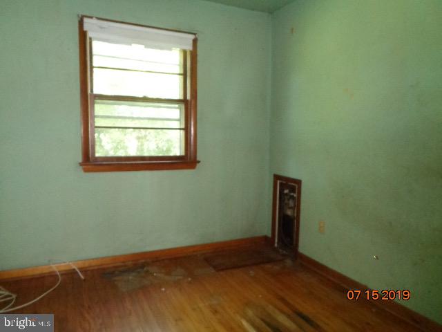 17 Tilbury Road Salem, NJ 08079 - Photo 15 of 17 a view of empty room with window
