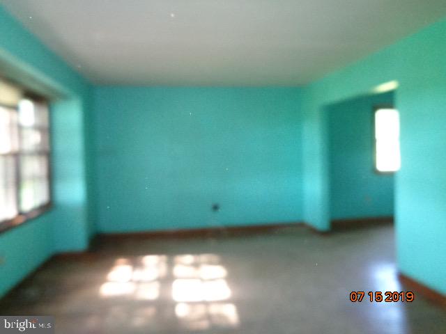 17 Tilbury Road Salem, NJ 08079 - Photo 7 of 17 a view of a garage