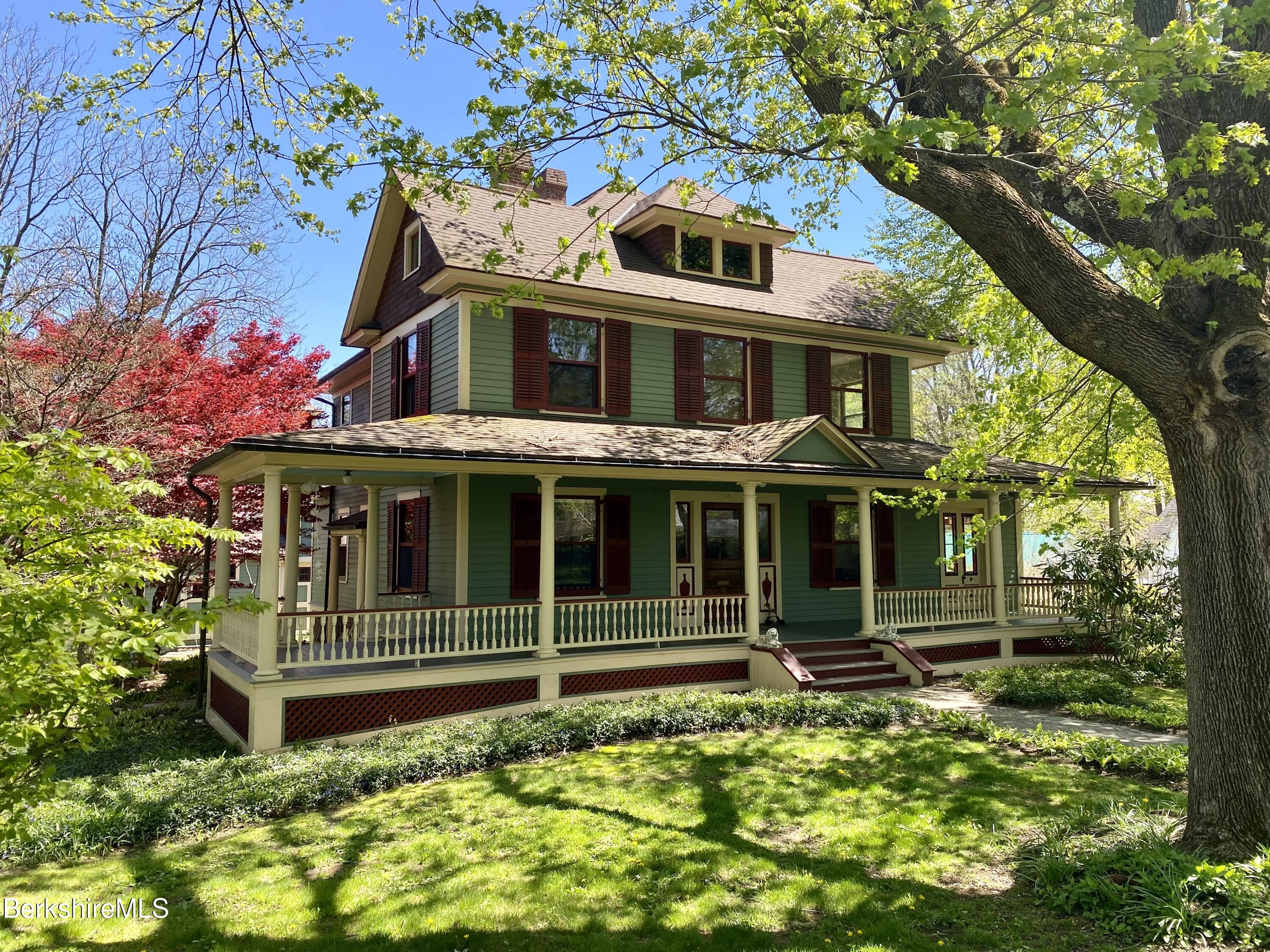 34 Castle Hill Ave