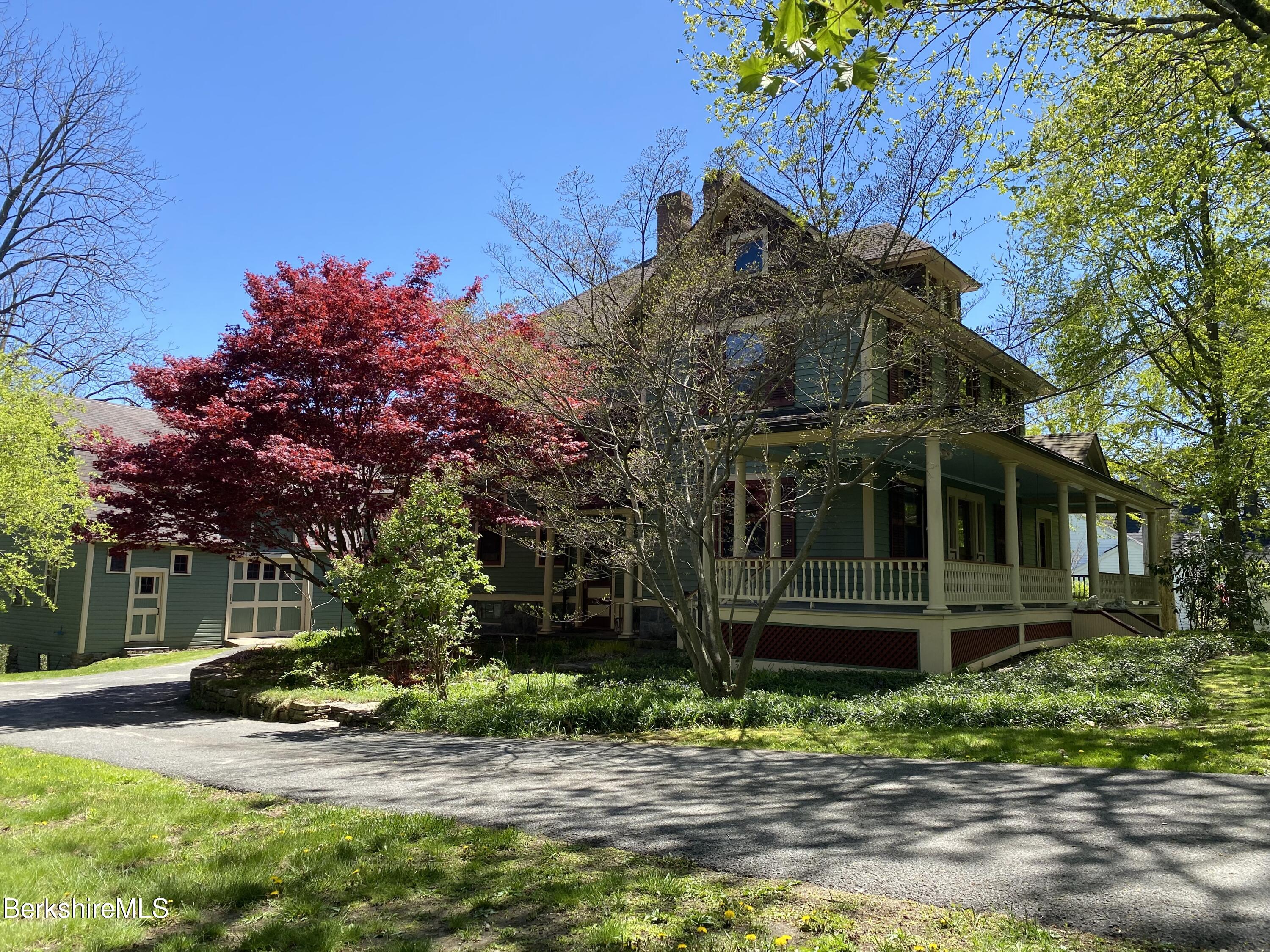 34 Castle Hill Ave