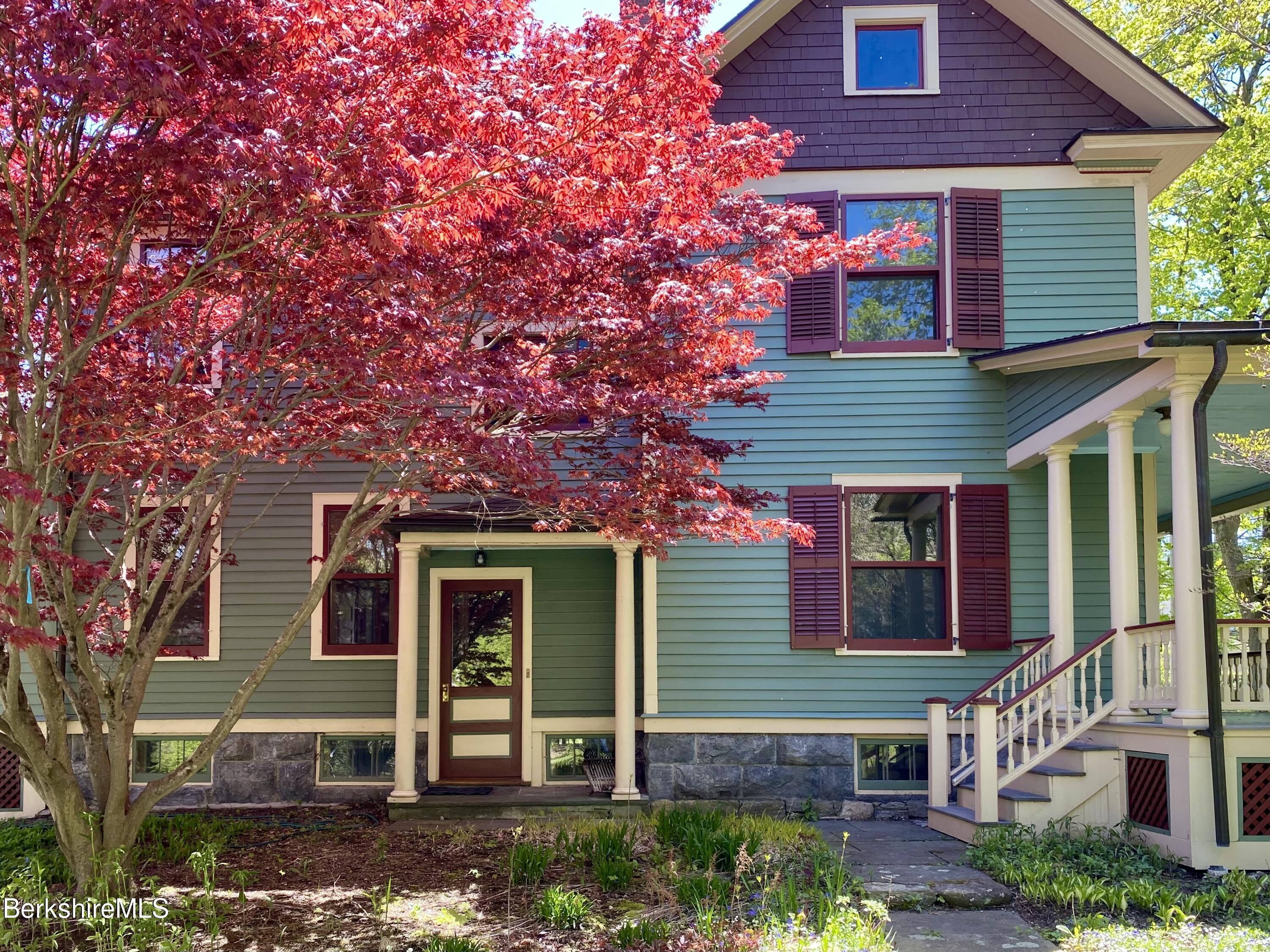 34 Castle Hill Ave