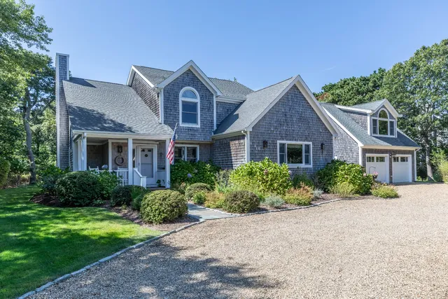 $2,340,000 | 8 Old Dunham's Corner Way, Edgartown, MA 02539